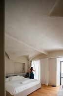 C10 Boutique Hotel