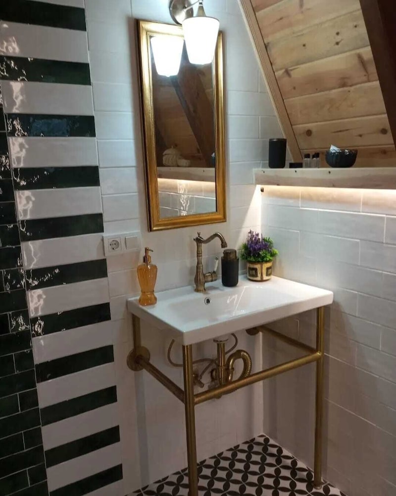 Tenora Suit Bungalov