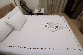Taj pyramids view inn
