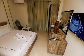 Taj pyramids view inn