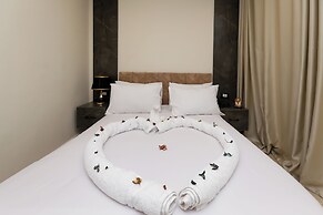 Taj pyramids view inn