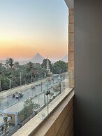 Taj pyramids view inn