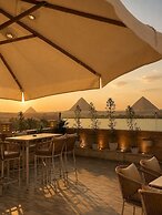 Taj pyramids view inn