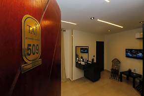 Taj pyramids view inn