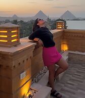 Taj pyramids view inn