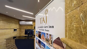 Taj pyramids view inn