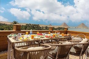Taj pyramids view inn