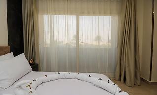 Taj pyramids view inn