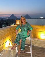 Taj pyramids view inn