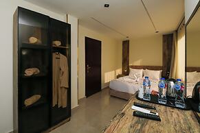 Taj pyramids view inn