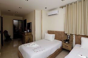 Taj pyramids view inn