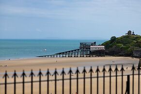 3 Croft House - Beach Front Sea Views Parking
