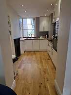 City Centre Duplex Sleeps 4 H9