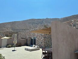 Felicity Cave Suites - Santorini