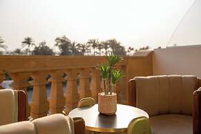 Golden Palm Sunrise Inn