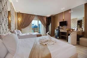 Golden Palm Sunrise Inn