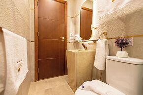 Golden Palm Sunrise Inn
