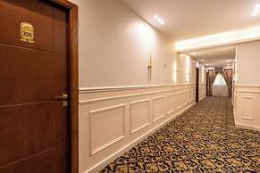 Golden Palm Sunrise Inn