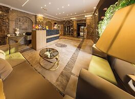 Golden Palm Sunrise Inn