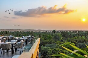 Golden Palm Sunrise Inn