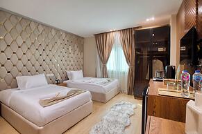 Golden Palm Sunrise Inn