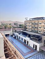 Elite Pyramids View Inn