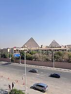Elite Pyramids View Inn