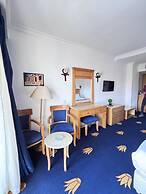 Elite Pyramids View Inn