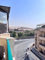 Elite Pyramids View Inn