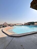 Elite Pyramids View Inn