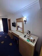 Elite Pyramids View Inn