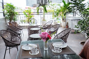 Golden Rose Premium Hotel