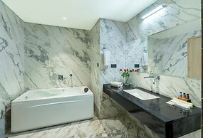 7 Rays Hotel