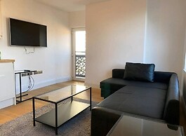 City Centre Duplex Sleeps 4 H55