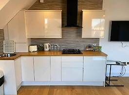 City Centre Duplex Sleeps 4 H1