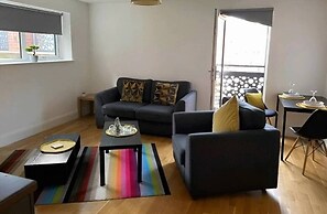 City Centre Duplex Sleeps 4 H1