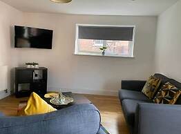 City Centre Duplex Sleeps 4 H1