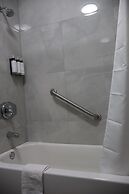 Town Centre Inn - Parry Sound