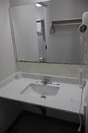 Town Centre Inn - Parry Sound