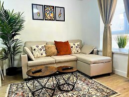 Apartment Sleeps 4 With Garden