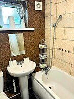Apartment Sleeps 4 With Garden