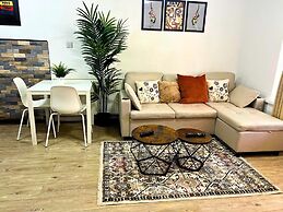 Apartment Sleeps 4 With Garden