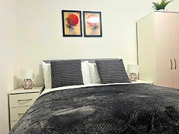 Apartment Sleeps 4 With Garden