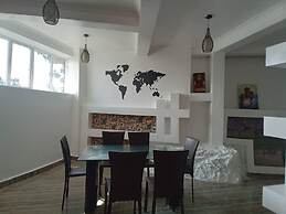 Queen Greenstars Apartment