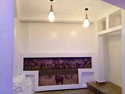 Queen Greenstars Apartment