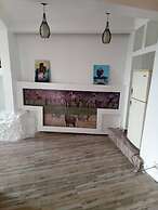 Queen Greenstars Apartment