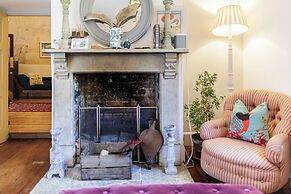 Artisan Hall Stunning Grandeur Cotswolds