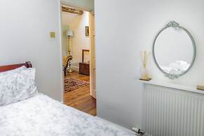 Artisan Hall Stunning Grandeur Cotswolds