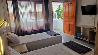 Avanti Surf & Stay
