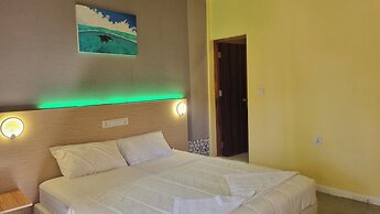 Avanti Surf & Stay
